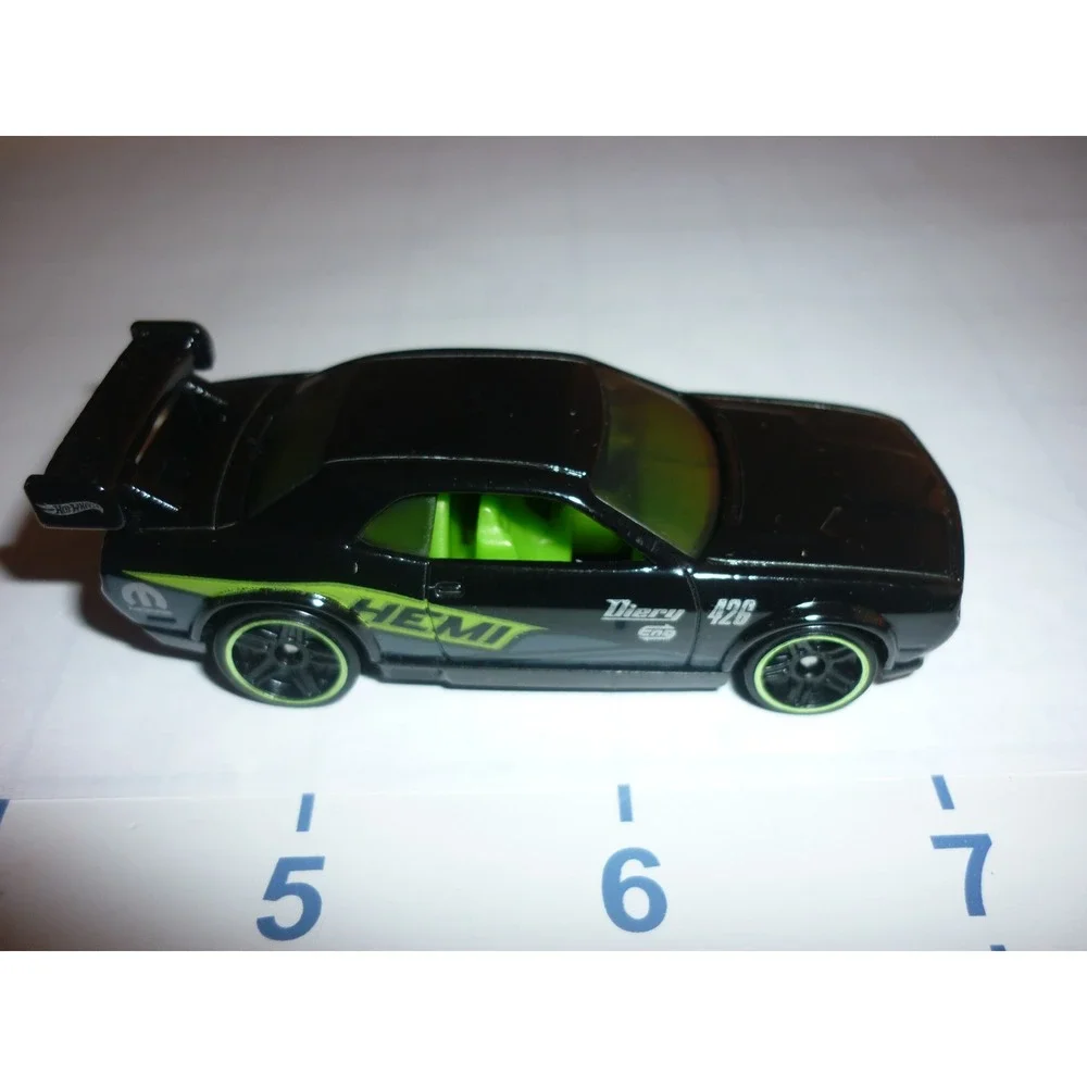 Hot Wheels Dodge Challenger Drift Car Black Green 1:64 Scale Diecast‎ Toy 2010